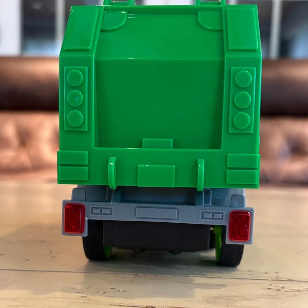 Maxx Action Lights/Sounds Revving Waste Removal Recycling Truck Toy - Picture 7 of 16